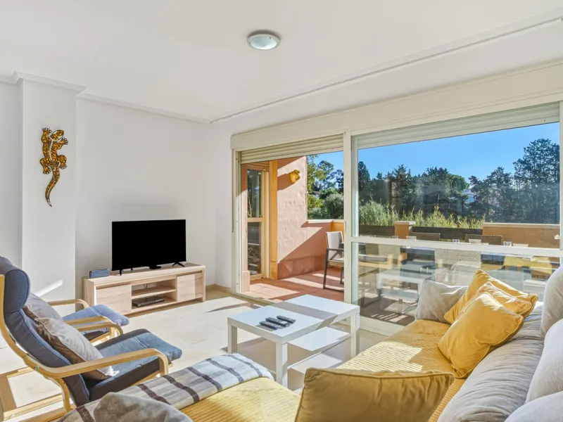 A bright and spacious 3-bedroom, 2-bathroom apartment located beachside in the highly sought-after area of Carib Playa, Marbesa, Marbella. TOURIST LICENCE IN PLACE.