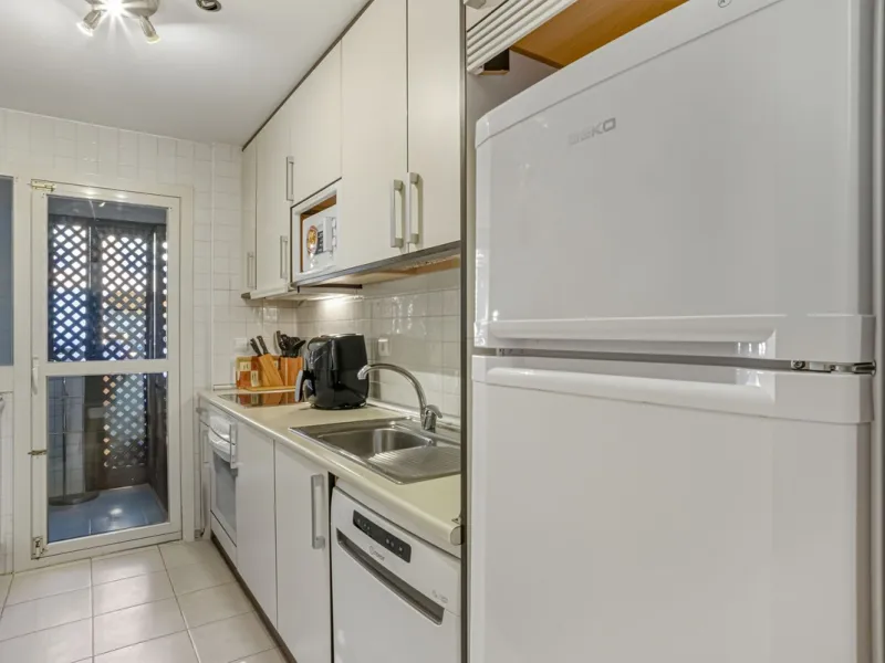 A bright and spacious 3-bedroom, 2-bathroom apartment located beachside in the highly sought-after area of Carib Playa, Marbesa, Marbella. TOURIST LICENCE IN PLACE.