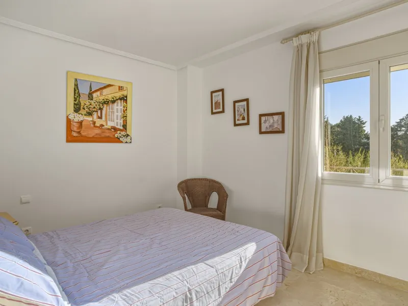 A bright and spacious 3-bedroom, 2-bathroom apartment located beachside in the highly sought-after area of Carib Playa, Marbesa, Marbella. TOURIST LICENCE IN PLACE.