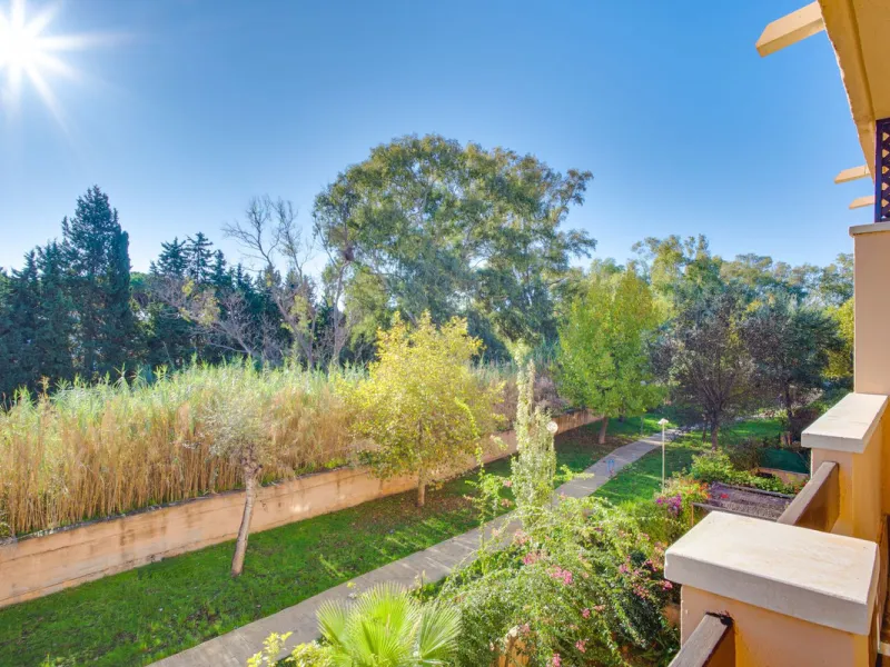 A bright and spacious 3-bedroom, 2-bathroom apartment located beachside in the highly sought-after area of Carib Playa, Marbesa, Marbella. TOURIST LICENCE IN PLACE.