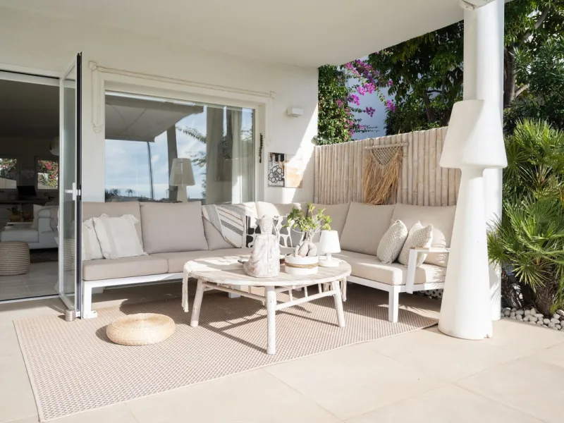 House - Detached Villa в продаже в Mijas, Málaga. В доме 5 спален и 5 ванных комнат. Площадь дома 424 м². Площадь участка 832 м²