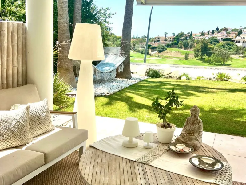 House - Detached Villa в продаже в Mijas, Málaga. В доме 5 спален и 5 ванных комнат. Площадь дома 424 м². Площадь участка 832 м²