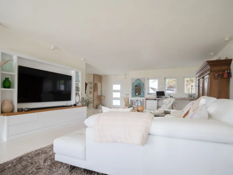 House - Detached Villa в продаже в Mijas, Málaga. В доме 5 спален и 5 ванных комнат. Площадь дома 424 м². Площадь участка 832 м²