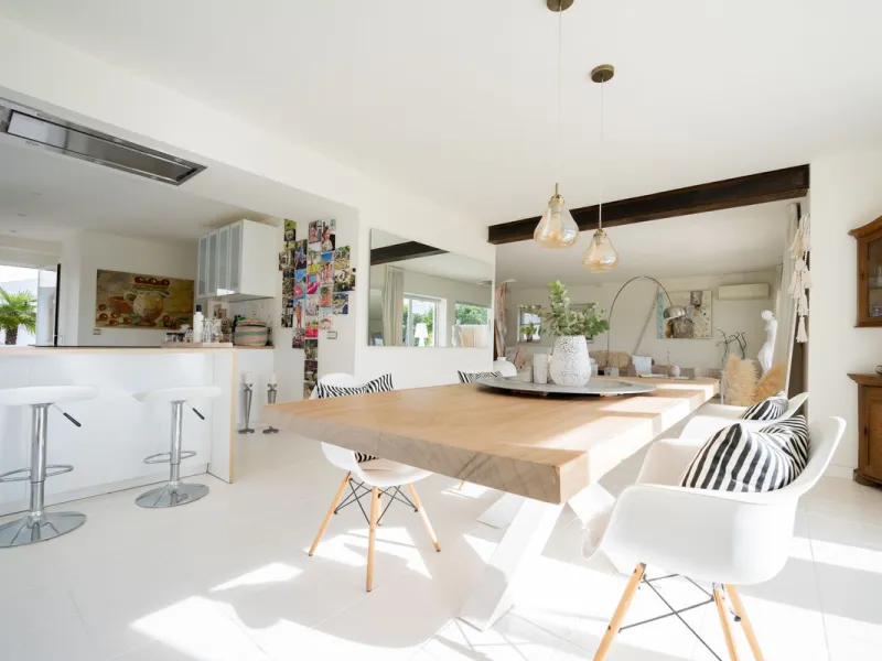 House - Detached Villa в продаже в Mijas, Málaga. В доме 5 спален и 5 ванных комнат. Площадь дома 424 м². Площадь участка 832 м²