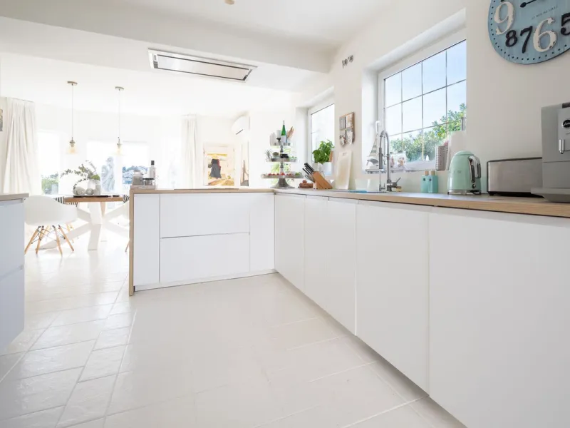 House - Detached Villa в продаже в Mijas, Málaga. В доме 5 спален и 5 ванных комнат. Площадь дома 424 м². Площадь участка 832 м²