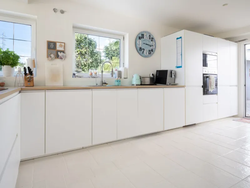 House - Detached Villa в продаже в Mijas, Málaga. В доме 5 спален и 5 ванных комнат. Площадь дома 424 м². Площадь участка 832 м²