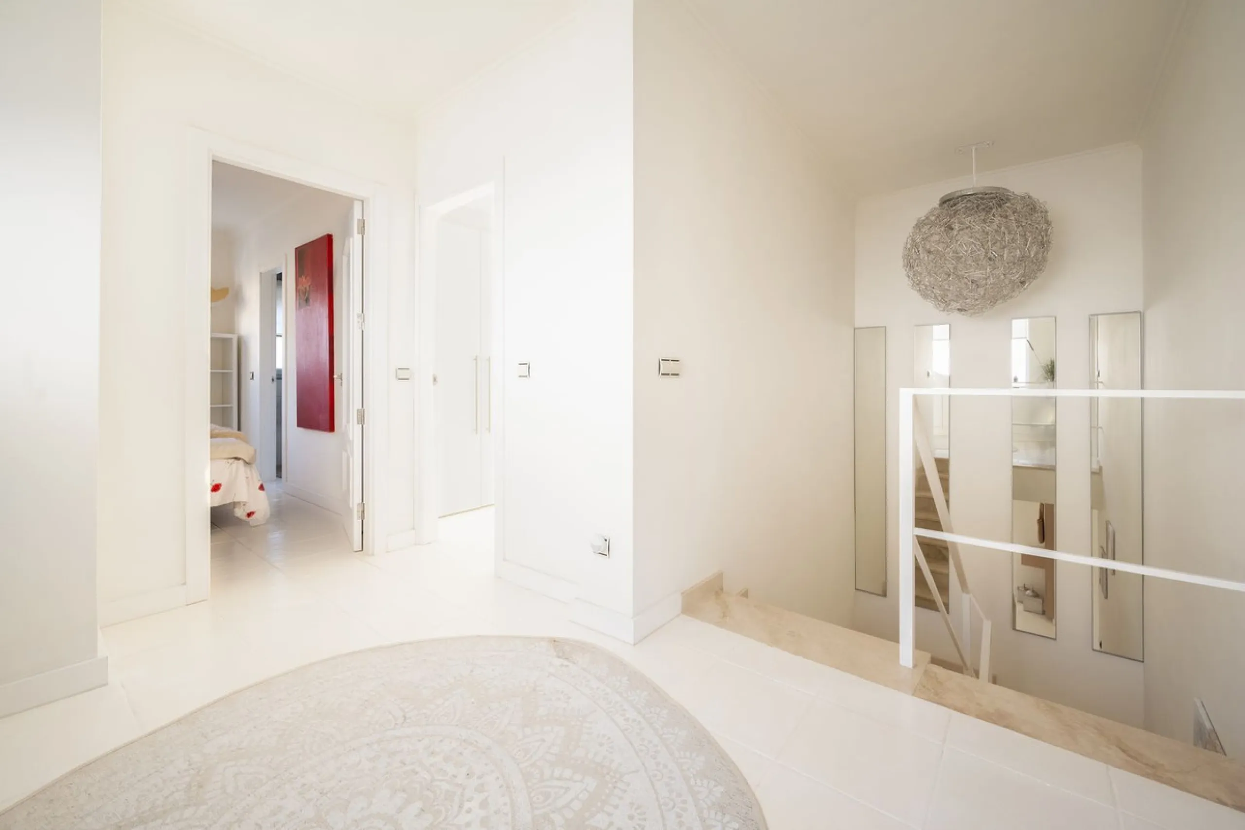 House - Detached Villa в продаже в Mijas, Málaga. В доме 5 спален и 5 ванных комнат. Площадь дома 424 м². Площадь участка 832 м²