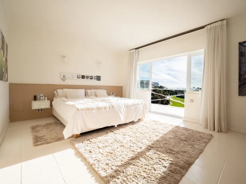 House - Detached Villa в продаже в Mijas, Málaga. В доме 5 спален и 5 ванных комнат. Площадь дома 424 м². Площадь участка 832 м²