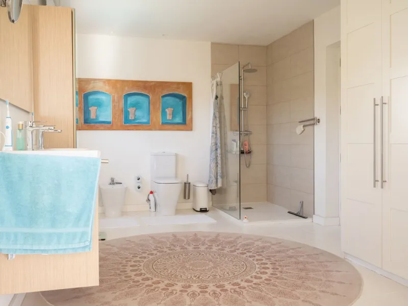 House - Detached Villa в продаже в Mijas, Málaga. В доме 5 спален и 5 ванных комнат. Площадь дома 424 м². Площадь участка 832 м²