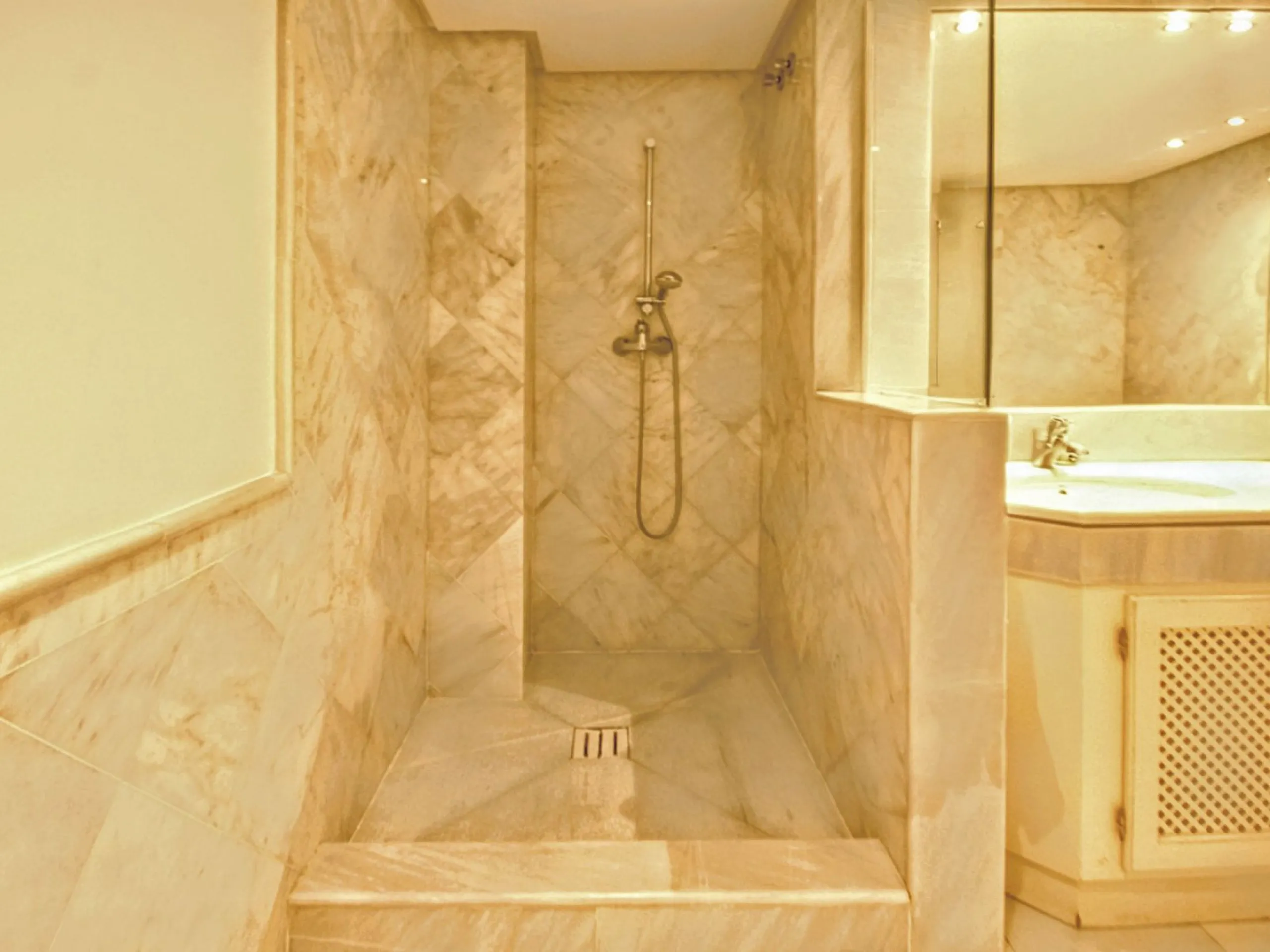 Discover Your Dream Coastal Retreat in Balcones de La Mairena, Elvira, Marbella