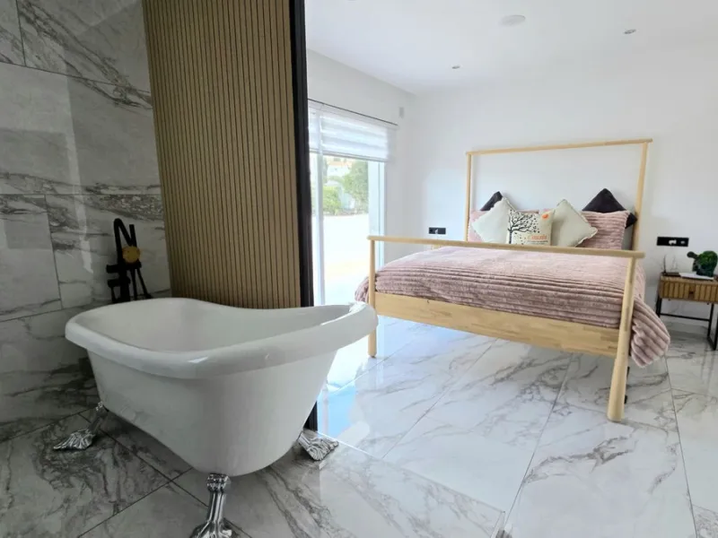 JUST ON THE MARKET..INVESTMENT OPPORTUNITY. LOWER RIVIERA DEL SOL. € 1,750,000. 9 BATH 9 BED.