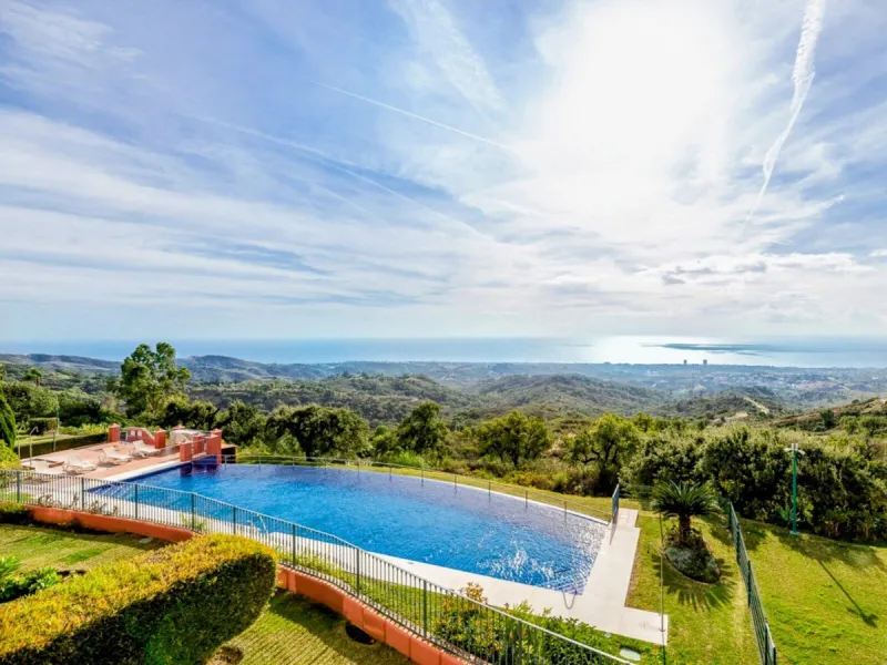 Discover Your Dream Coastal Retreat in Balcones de La Mairena, Elvira, Marbella