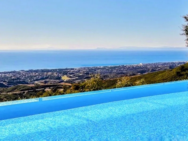Discover Your Dream Coastal Retreat in Balcones de La Mairena, Elvira, Marbella