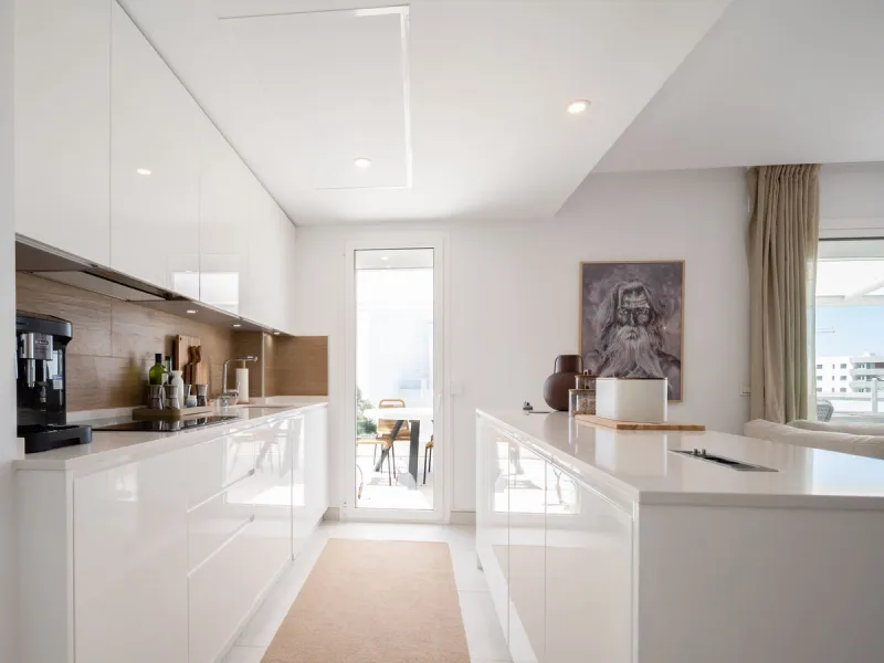 STUNNING penthouse duplex in the beautiful, newly built modern complex, located in Elements, Altos de Marbella, just a 7-minute drive from alluring beaches and the Marbella arch, and an additional 5-minute drive to La Cañada and the charming Marbella Old 