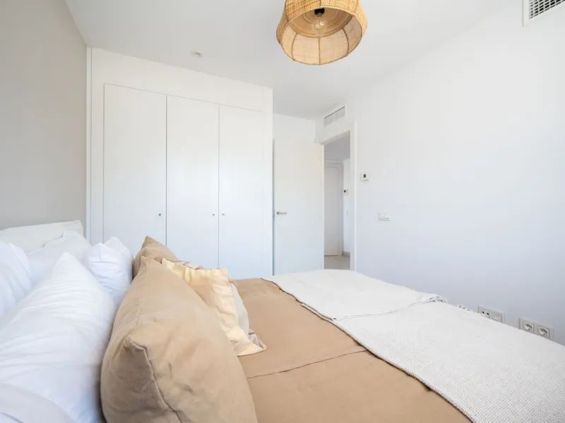 STUNNING penthouse duplex in the beautiful, newly built modern complex, located in Elements, Altos de Marbella, just a 7-minute drive from alluring beaches and the Marbella arch, and an additional 5-minute drive to La Cañada and the charming Marbella Old 