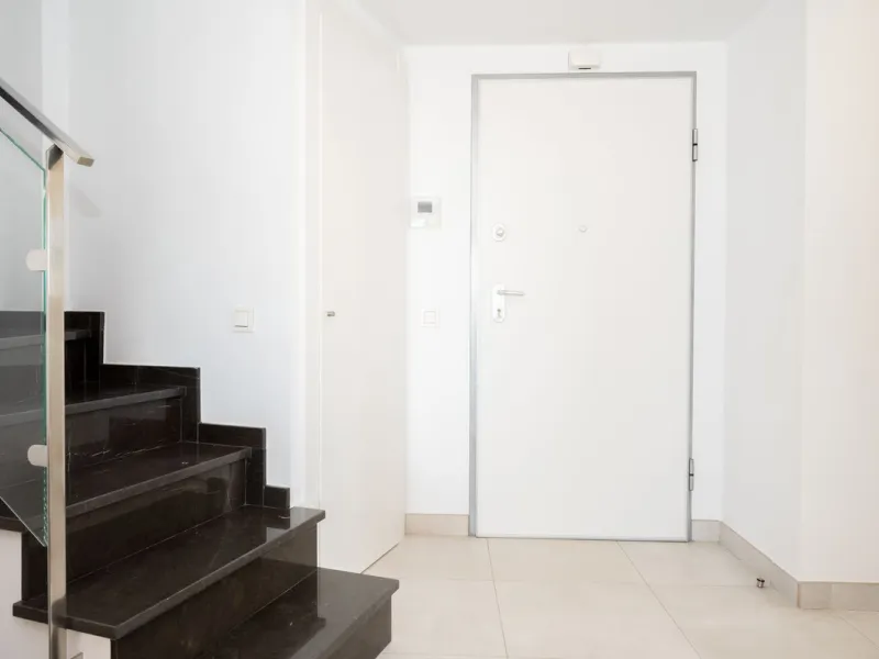 STUNNING penthouse duplex in the beautiful, newly built modern complex, located in Elements, Altos de Marbella, just a 7-minute drive from alluring beaches and the Marbella arch, and an additional 5-minute drive to La Cañada and the charming Marbella Old 