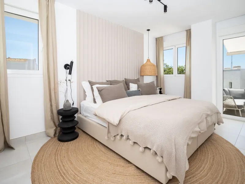 STUNNING penthouse duplex in the beautiful, newly built modern complex, located in Elements, Altos de Marbella, just a 7-minute drive from alluring beaches and the Marbella arch, and an additional 5-minute drive to La Cañada and the charming Marbella Old 