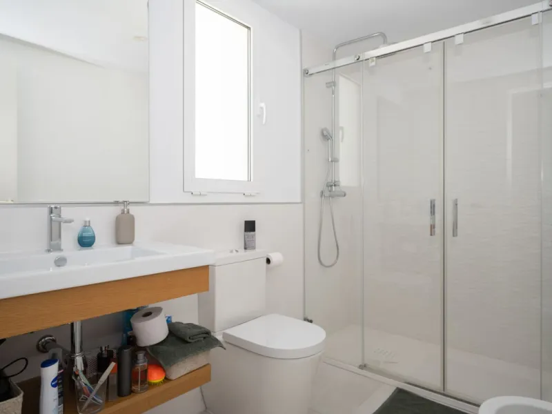 STUNNING penthouse duplex in the beautiful, newly built modern complex, located in Elements, Altos de Marbella, just a 7-minute drive from alluring beaches and the Marbella arch, and an additional 5-minute drive to La Cañada and the charming Marbella Old 