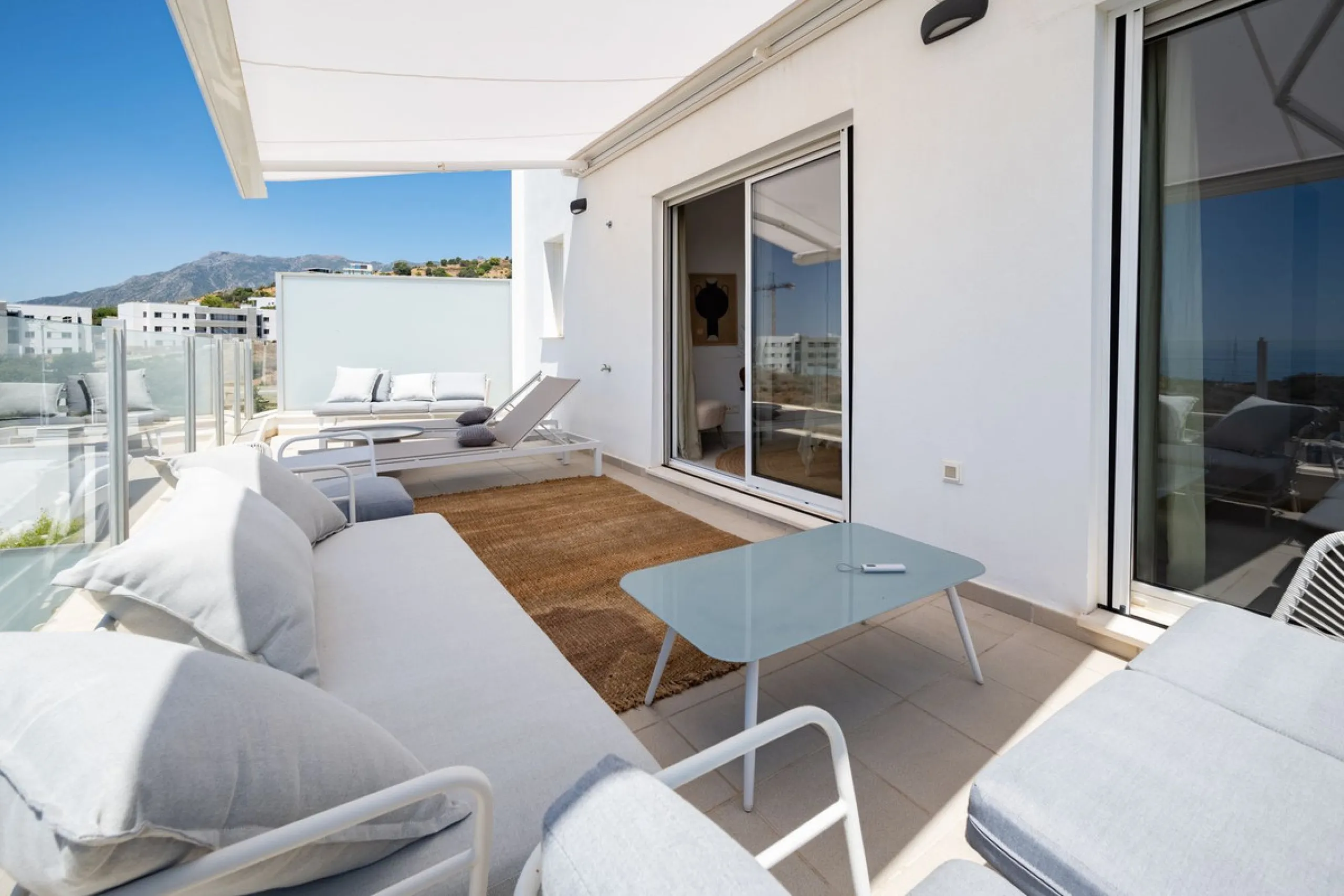 STUNNING penthouse duplex in the beautiful, newly built modern complex, located in Elements, Altos de Marbella, just a 7-minute drive from alluring beaches and the Marbella arch, and an additional 5-minute drive to La Cañada and the charming Marbella Old 