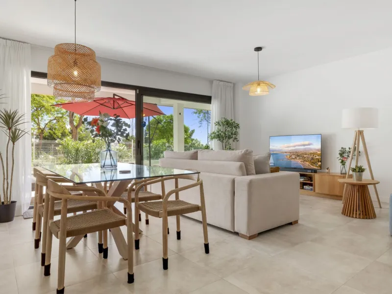 This property introduces a refreshed lifestyle concept in the heart of Estepona, where top-tier quality meets forward-thinking, contemporary design..