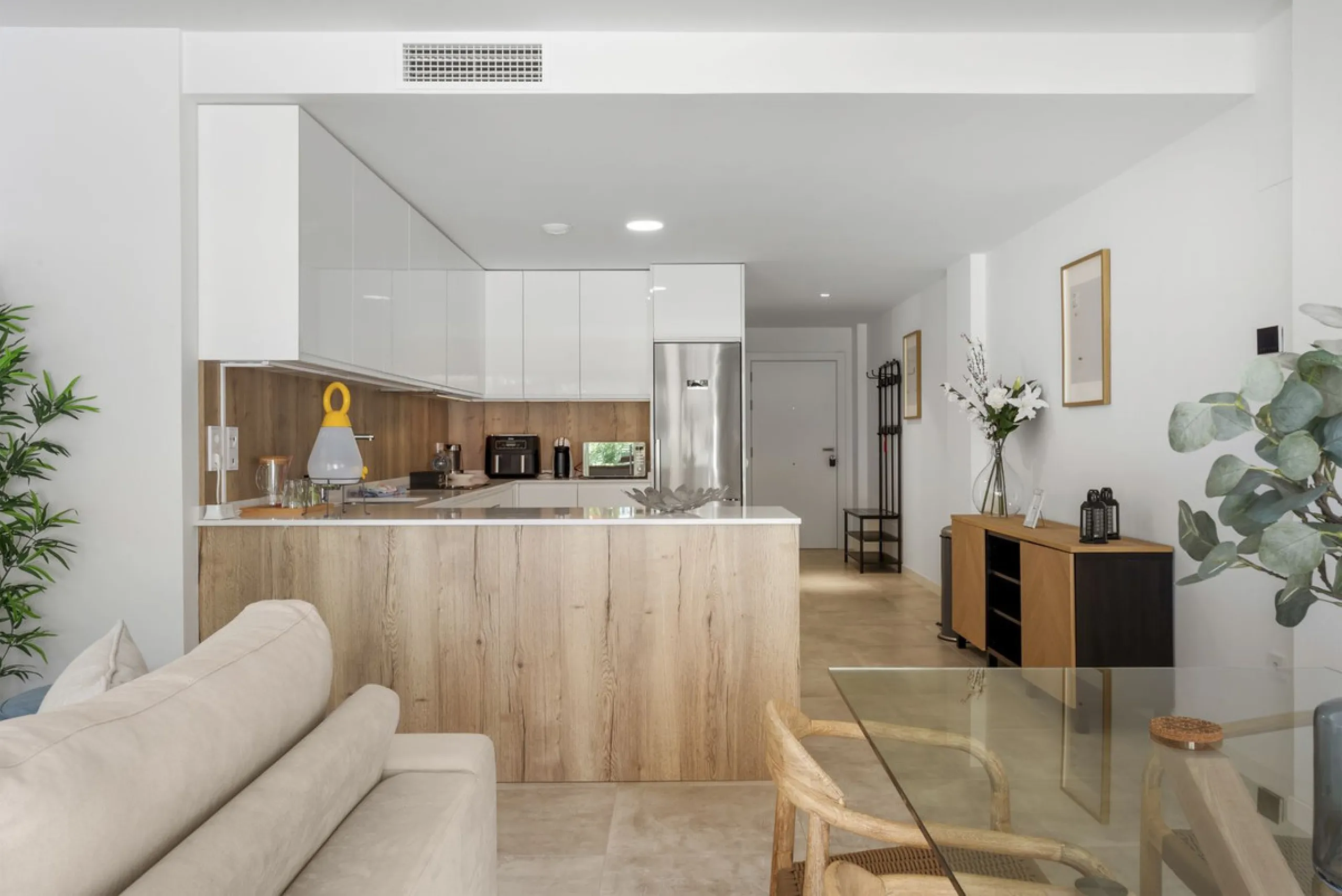 This property introduces a refreshed lifestyle concept in the heart of Estepona, where top-tier quality meets forward-thinking, contemporary design..