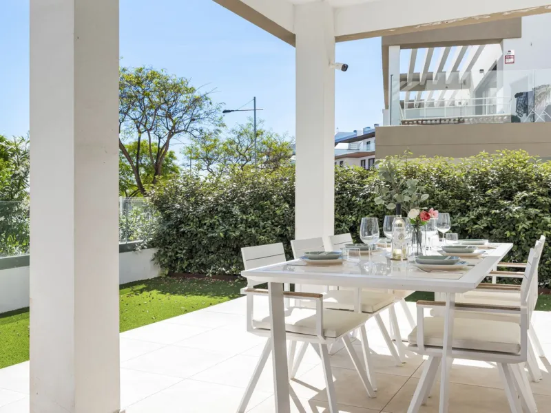 This property introduces a refreshed lifestyle concept in the heart of Estepona, where top-tier quality meets forward-thinking, contemporary design..