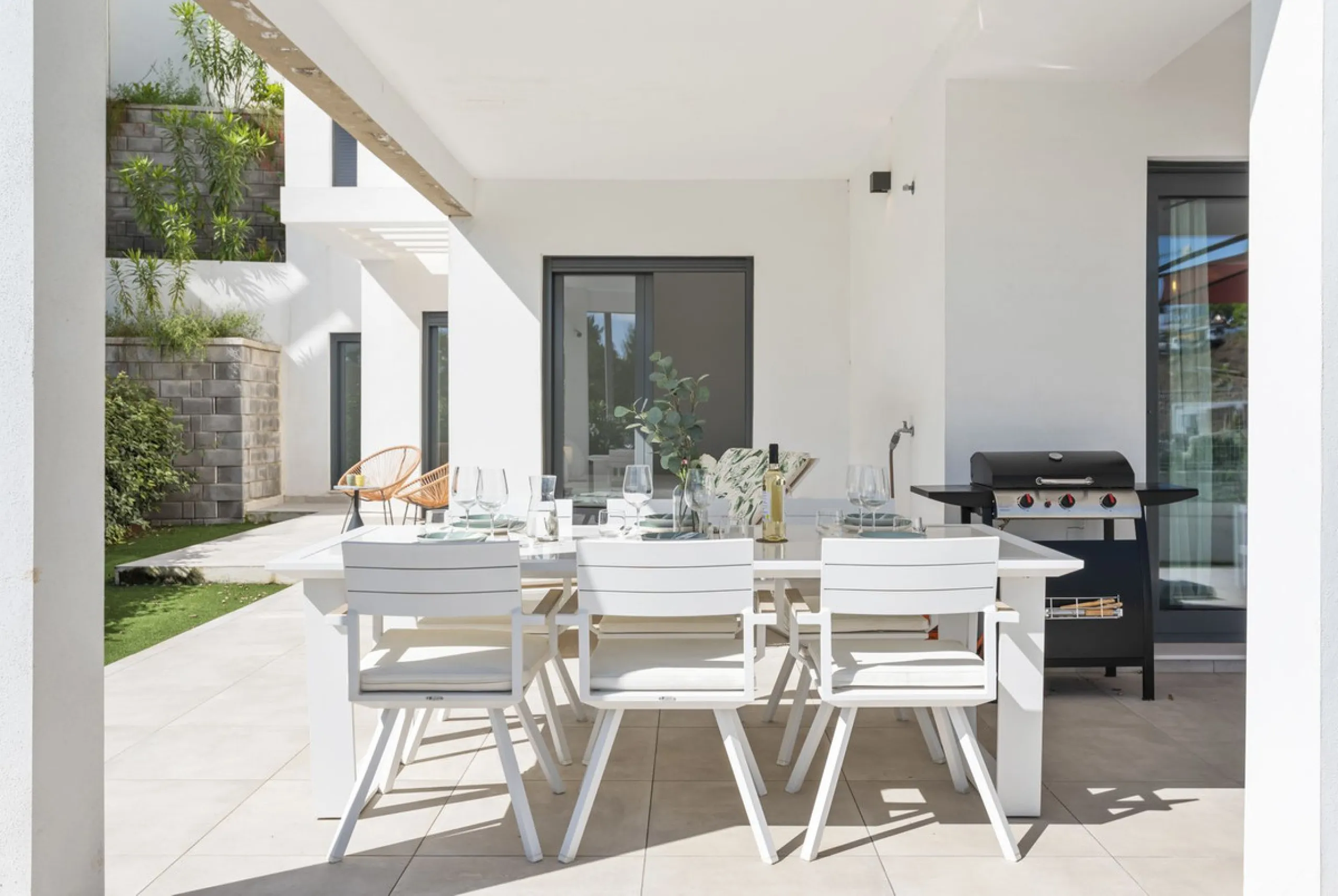This property introduces a refreshed lifestyle concept in the heart of Estepona, where top-tier quality meets forward-thinking, contemporary design..