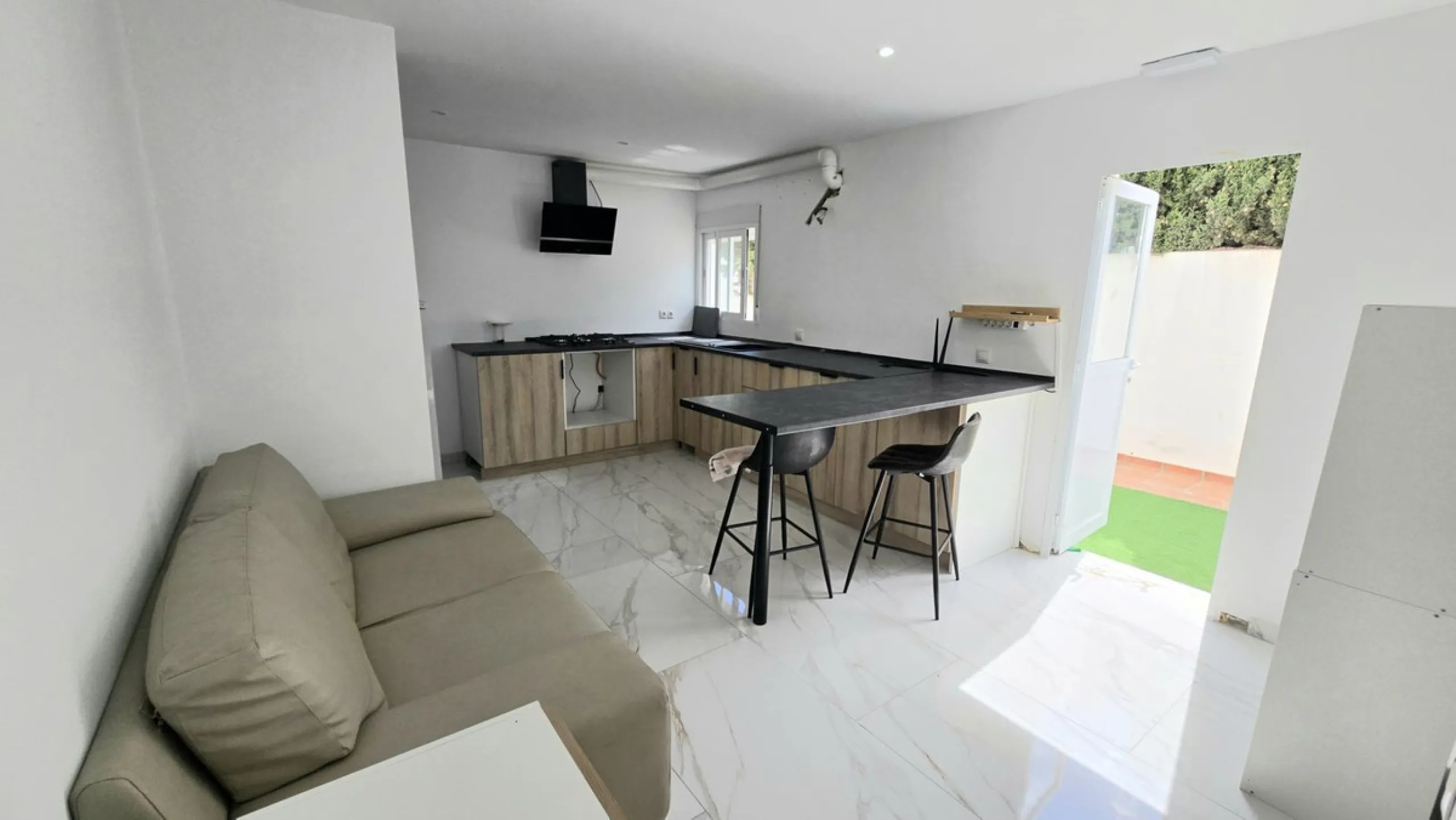 JUST ON THE MARKET..INVESTMENT OPPORTUNITY. LOWER RIVIERA DEL SOL. € 1,750,000. 9 BATH 9 BED.