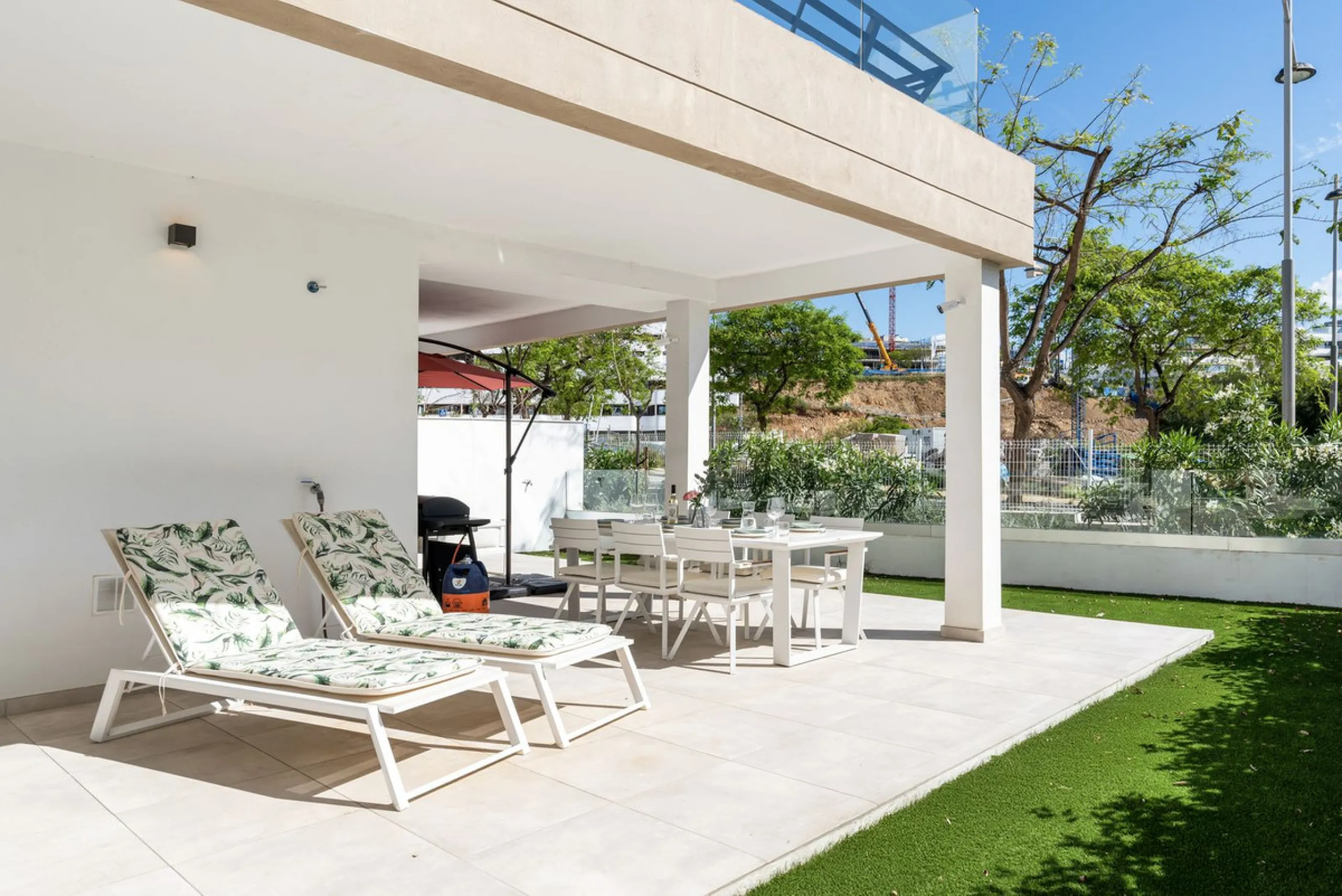 This property introduces a refreshed lifestyle concept in the heart of Estepona, where top-tier quality meets forward-thinking, contemporary design..