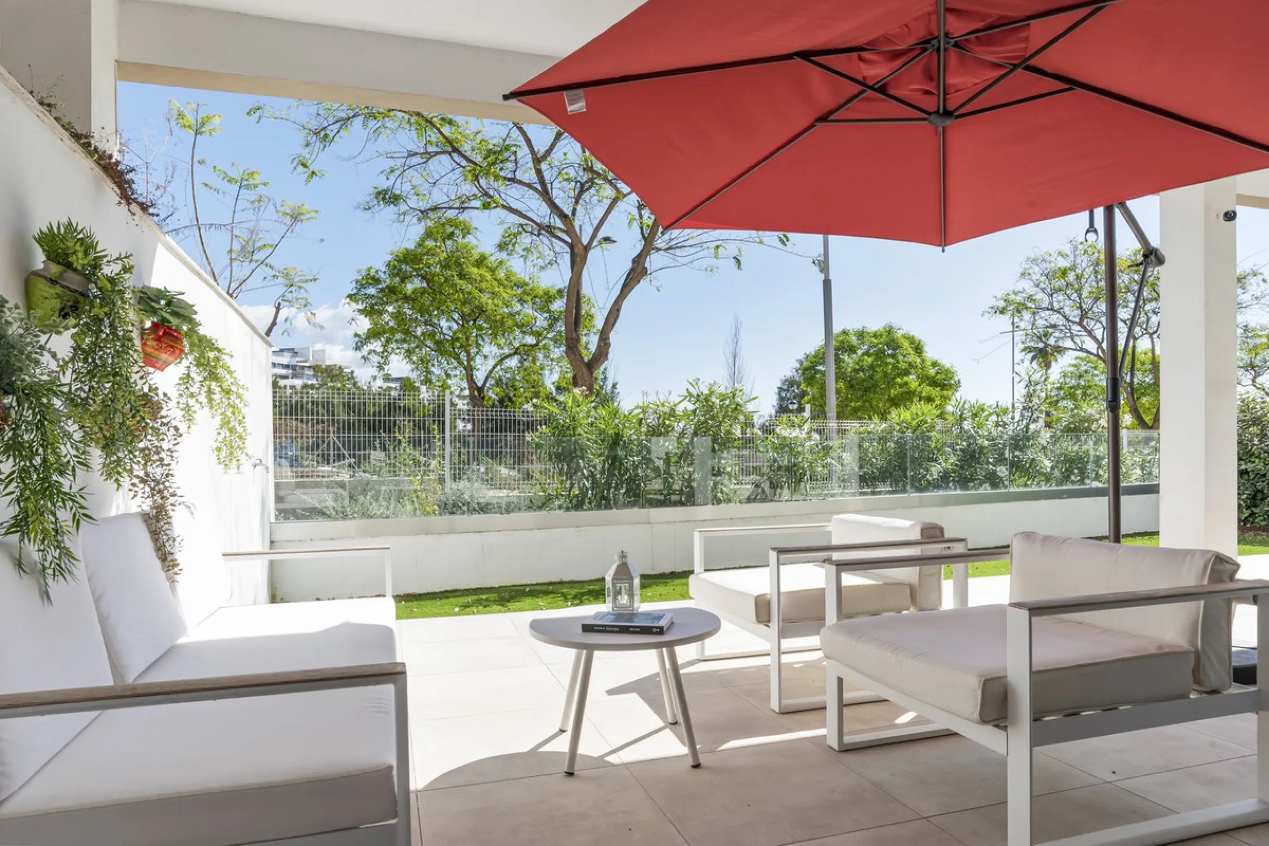 This property introduces a refreshed lifestyle concept in the heart of Estepona, where top-tier quality meets forward-thinking, contemporary design..
