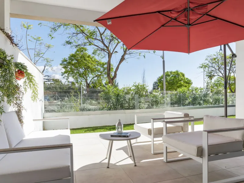 This property introduces a refreshed lifestyle concept in the heart of Estepona, where top-tier quality meets forward-thinking, contemporary design..