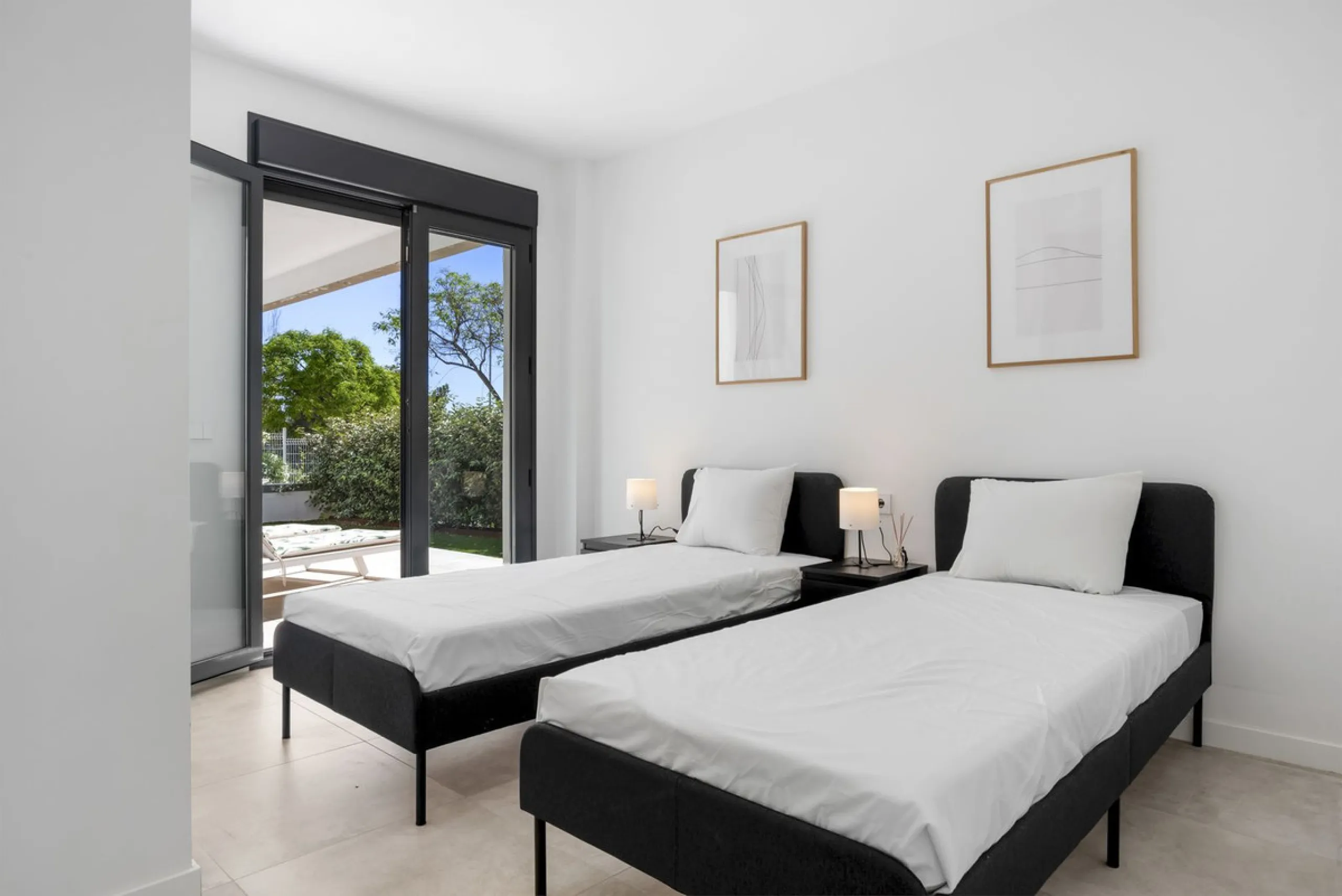 This property introduces a refreshed lifestyle concept in the heart of Estepona, where top-tier quality meets forward-thinking, contemporary design..
