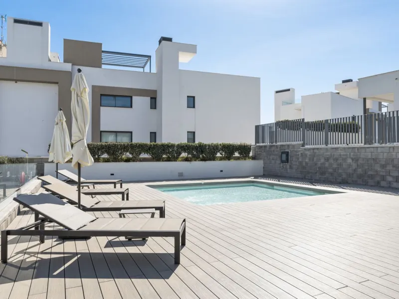 This property introduces a refreshed lifestyle concept in the heart of Estepona, where top-tier quality meets forward-thinking, contemporary design..