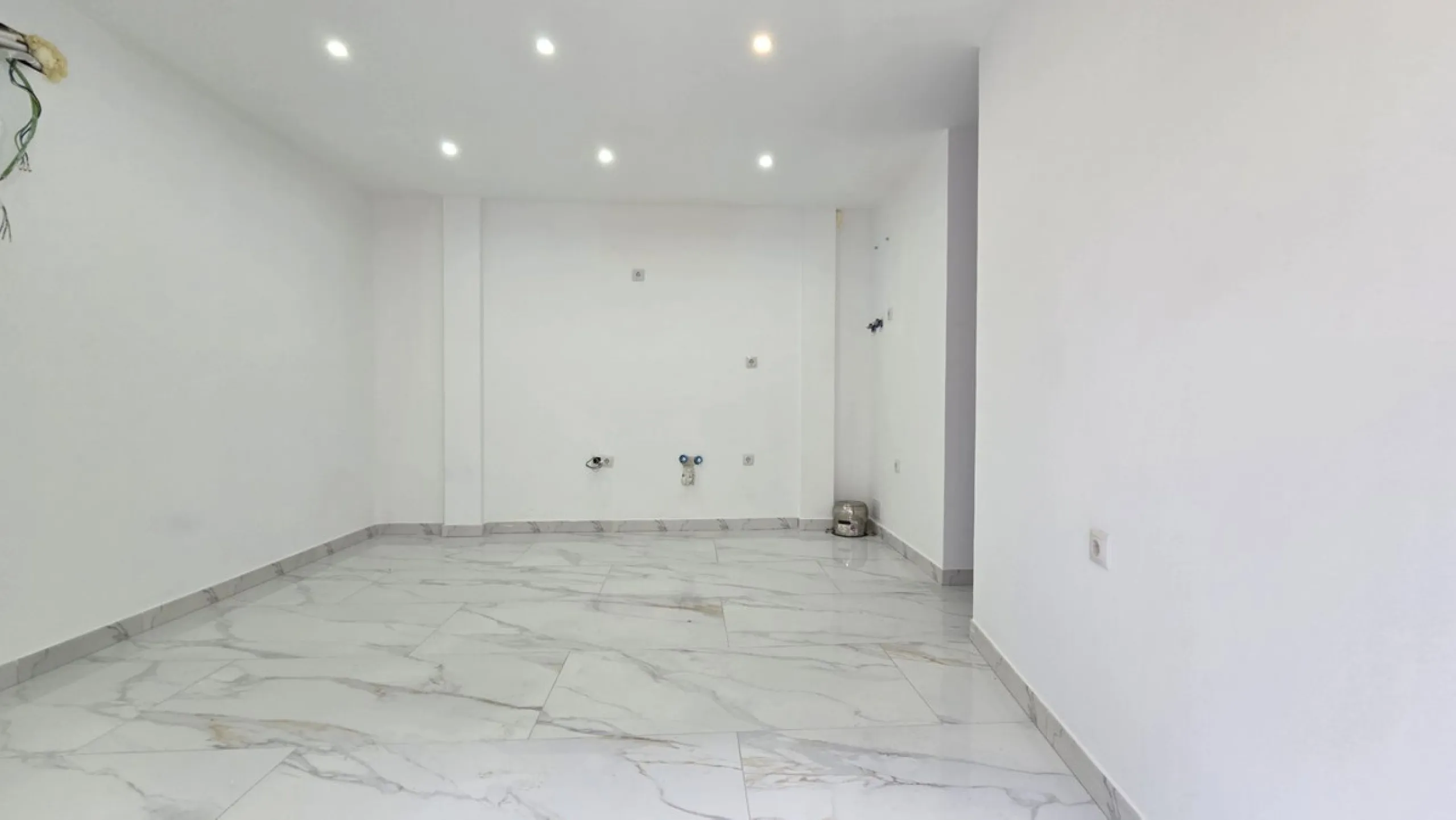 JUST ON THE MARKET..INVESTMENT OPPORTUNITY. LOWER RIVIERA DEL SOL. € 1,750,000. 9 BATH 9 BED.