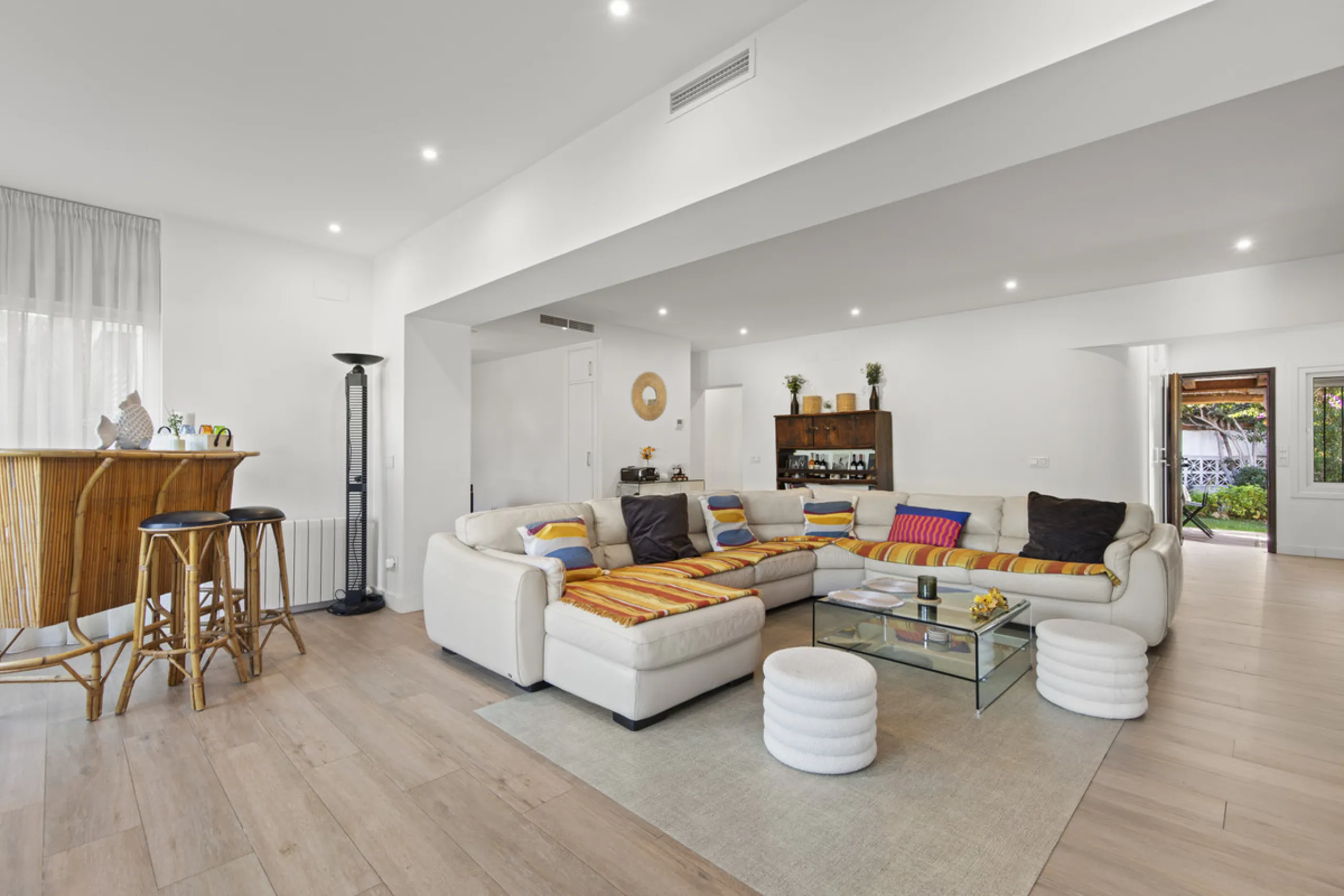House - Detached Villa в продаже в Marbella, Málaga. В доме 4 спален и 3 ванных комнат. Площадь дома 230 м². Площадь участка 936 м²