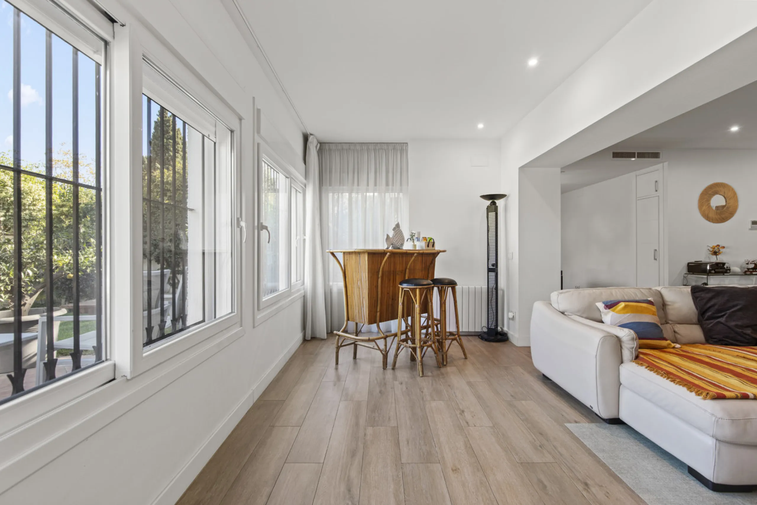 House - Detached Villa в продаже в Marbella, Málaga. В доме 4 спален и 3 ванных комнат. Площадь дома 230 м². Площадь участка 936 м²