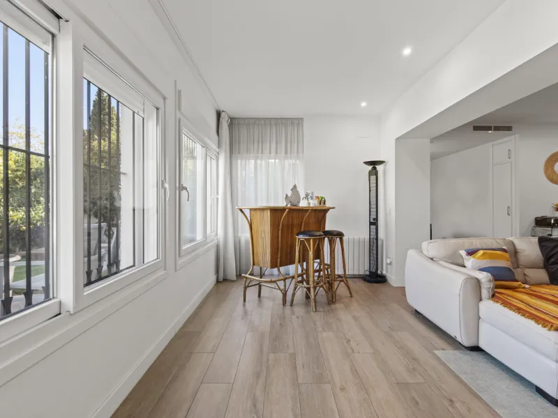 House - Detached Villa в продаже в Marbella, Málaga. В доме 4 спален и 3 ванных комнат. Площадь дома 230 м². Площадь участка 936 м²