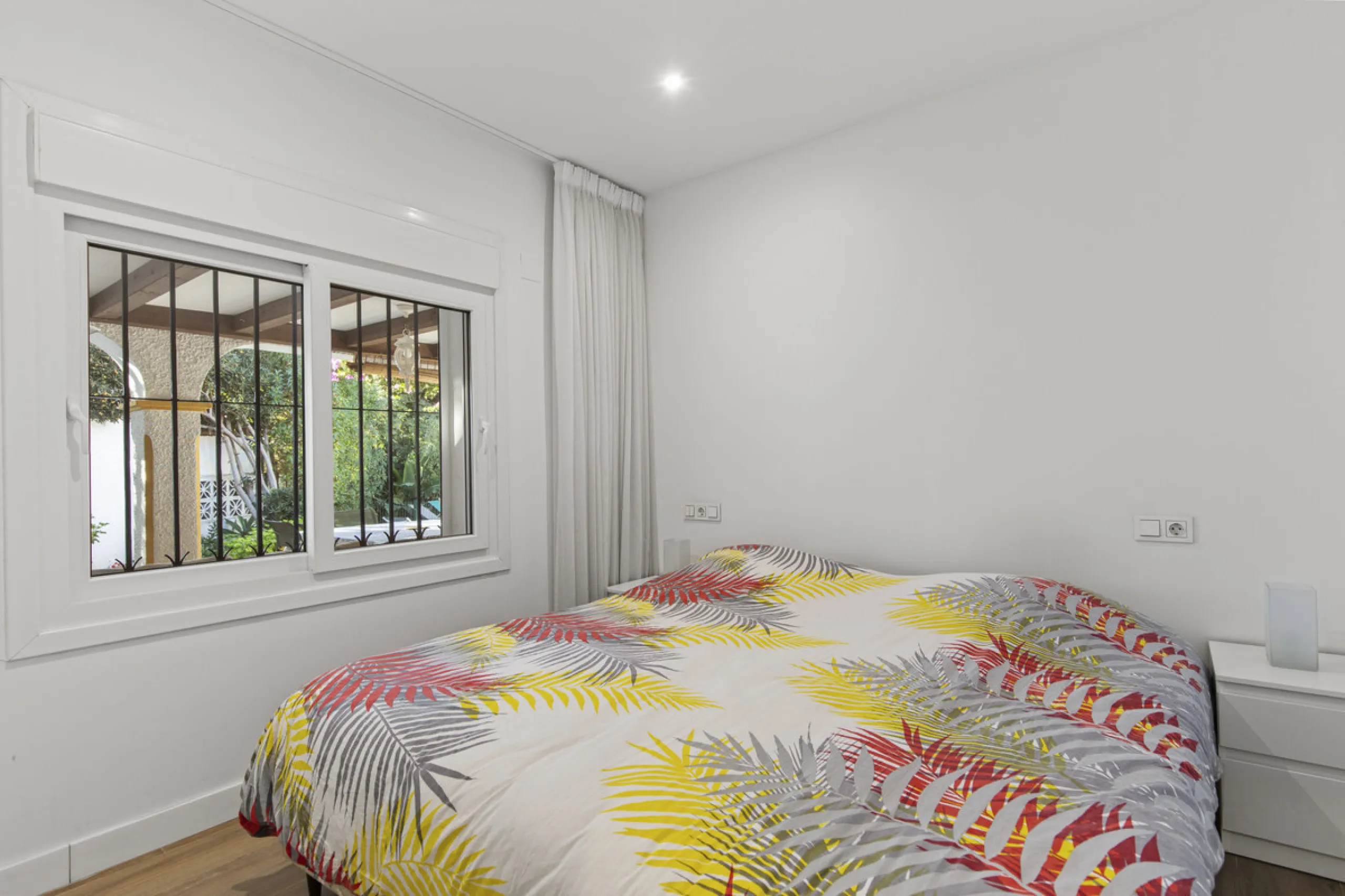 House - Detached Villa в продаже в Marbella, Málaga. В доме 4 спален и 3 ванных комнат. Площадь дома 230 м². Площадь участка 936 м²