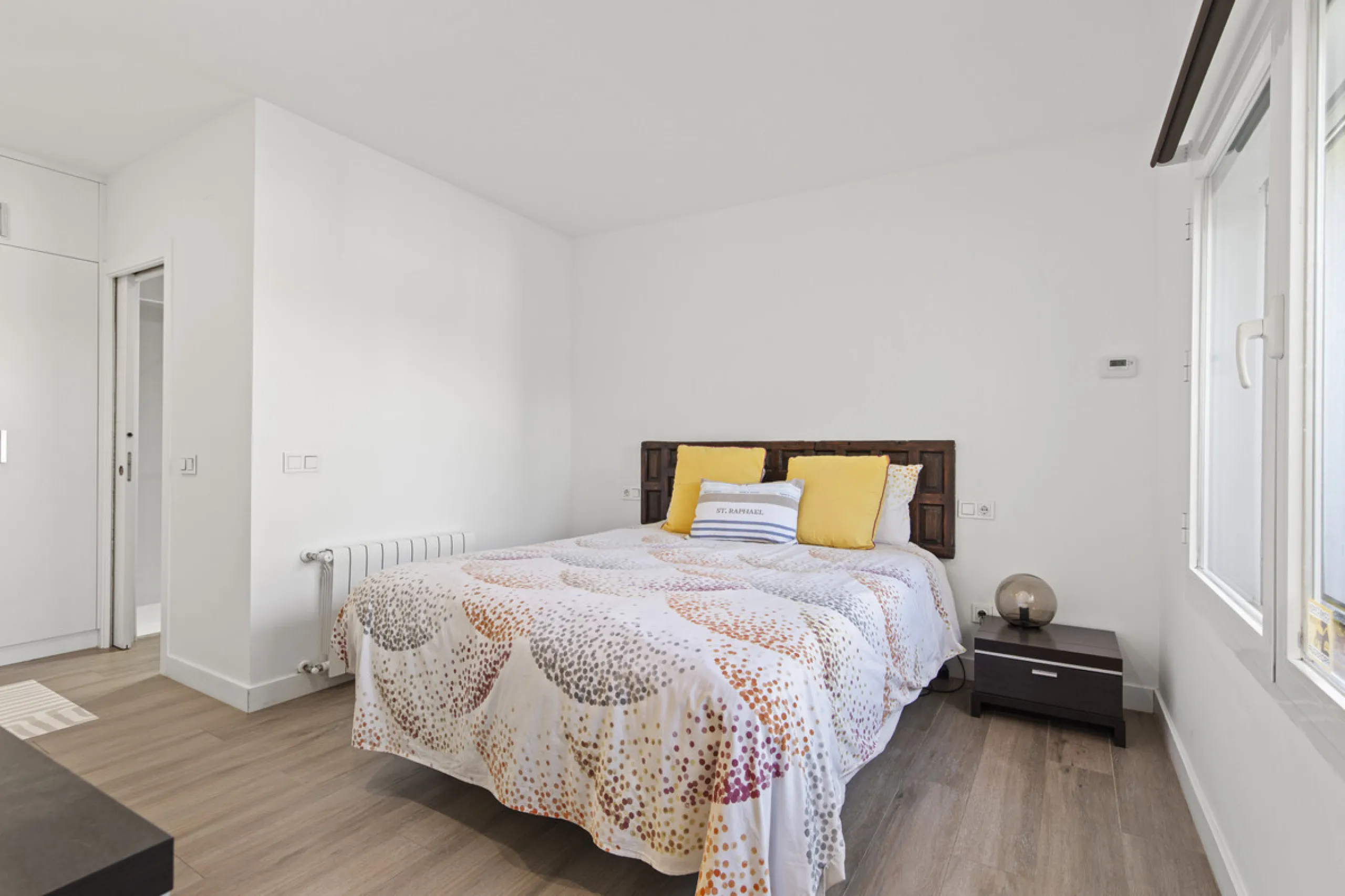 House - Detached Villa в продаже в Marbella, Málaga. В доме 4 спален и 3 ванных комнат. Площадь дома 230 м². Площадь участка 936 м²