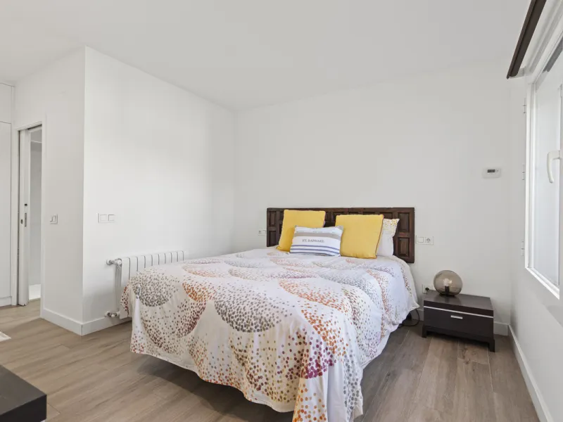House - Detached Villa в продаже в Marbella, Málaga. В доме 4 спален и 3 ванных комнат. Площадь дома 230 м². Площадь участка 936 м²