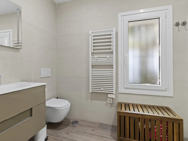 House - Detached Villa в продаже в Marbella, Málaga. В доме 4 спален и 3 ванных комнат. Площадь дома 230 м². Площадь участка 936 м²