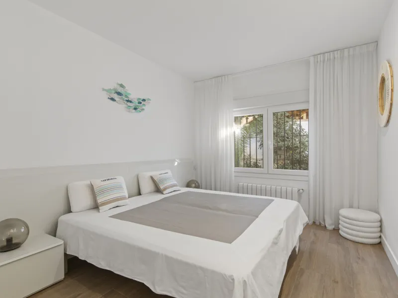 House - Detached Villa в продаже в Marbella, Málaga. В доме 4 спален и 3 ванных комнат. Площадь дома 230 м². Площадь участка 936 м²