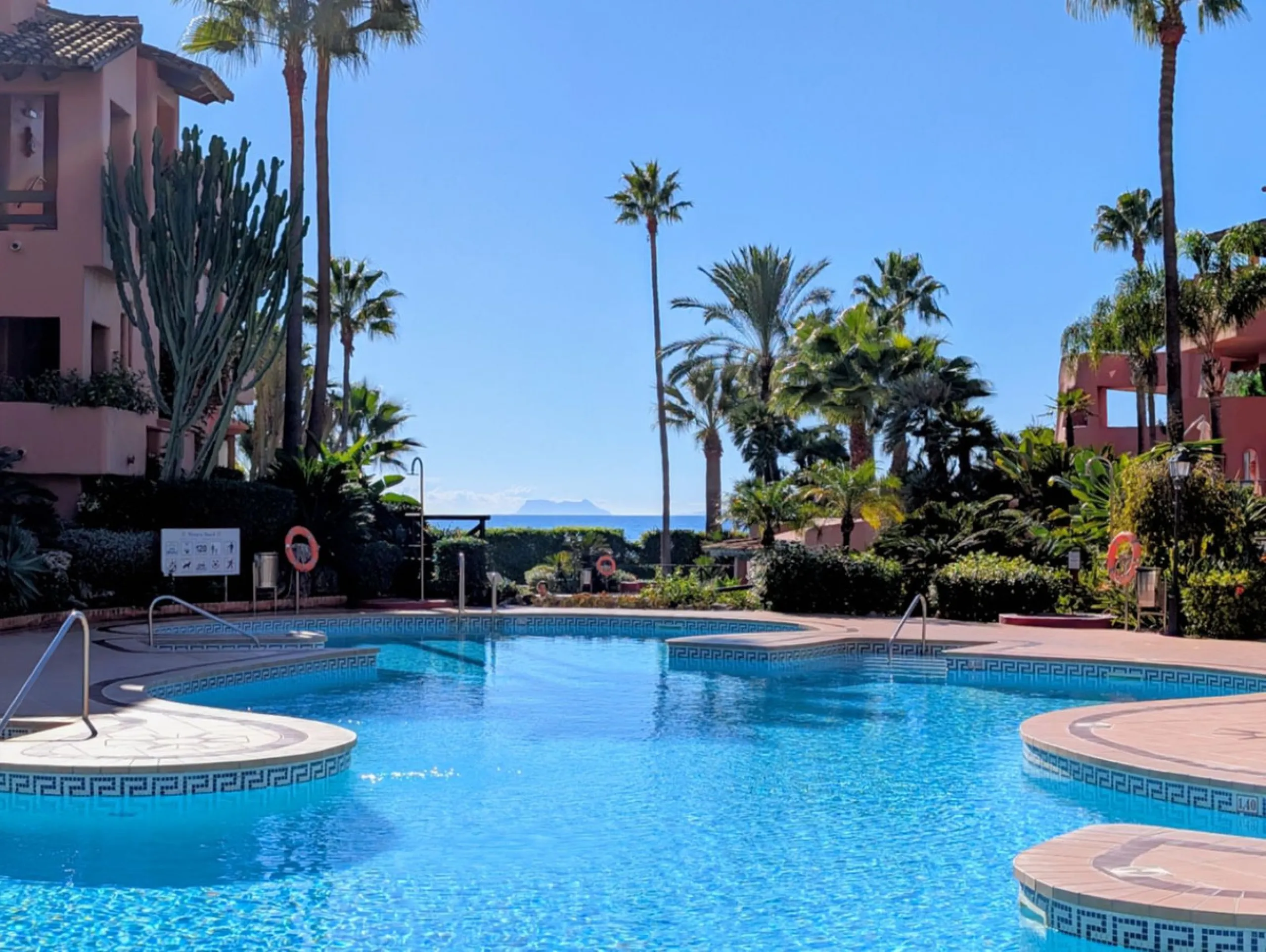 Centrally located with great views & privacy, this stunning penthouse benefits from sunlight all day and enjoys spectacular sunsets from the upper terrace.