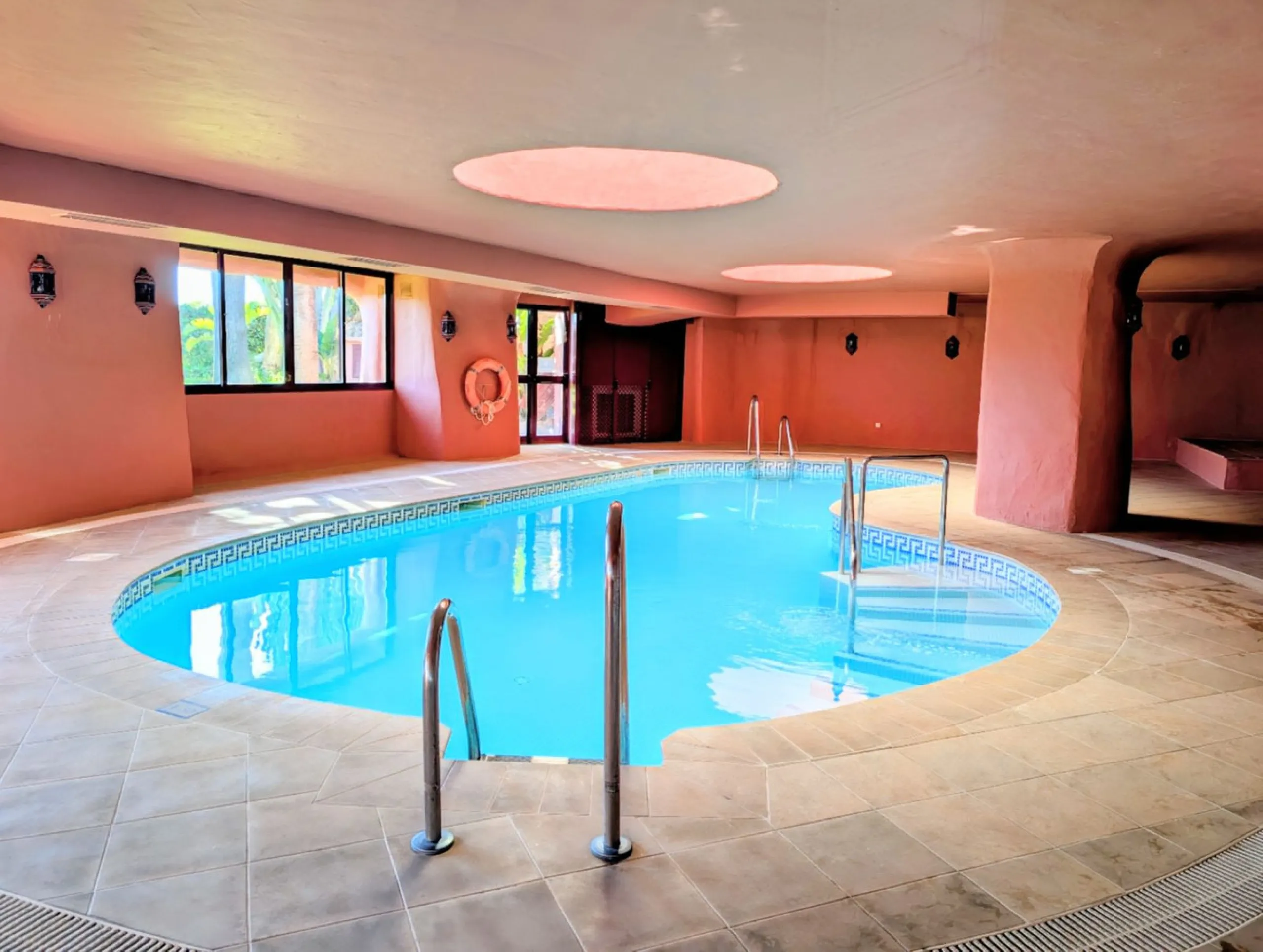Centrally located with great views & privacy, this stunning penthouse benefits from sunlight all day and enjoys spectacular sunsets from the upper terrace.