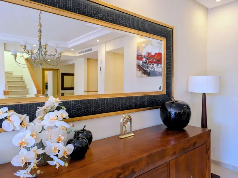 Centrally located with great views & privacy, this stunning penthouse benefits from sunlight all day and enjoys spectacular sunsets from the upper terrace.