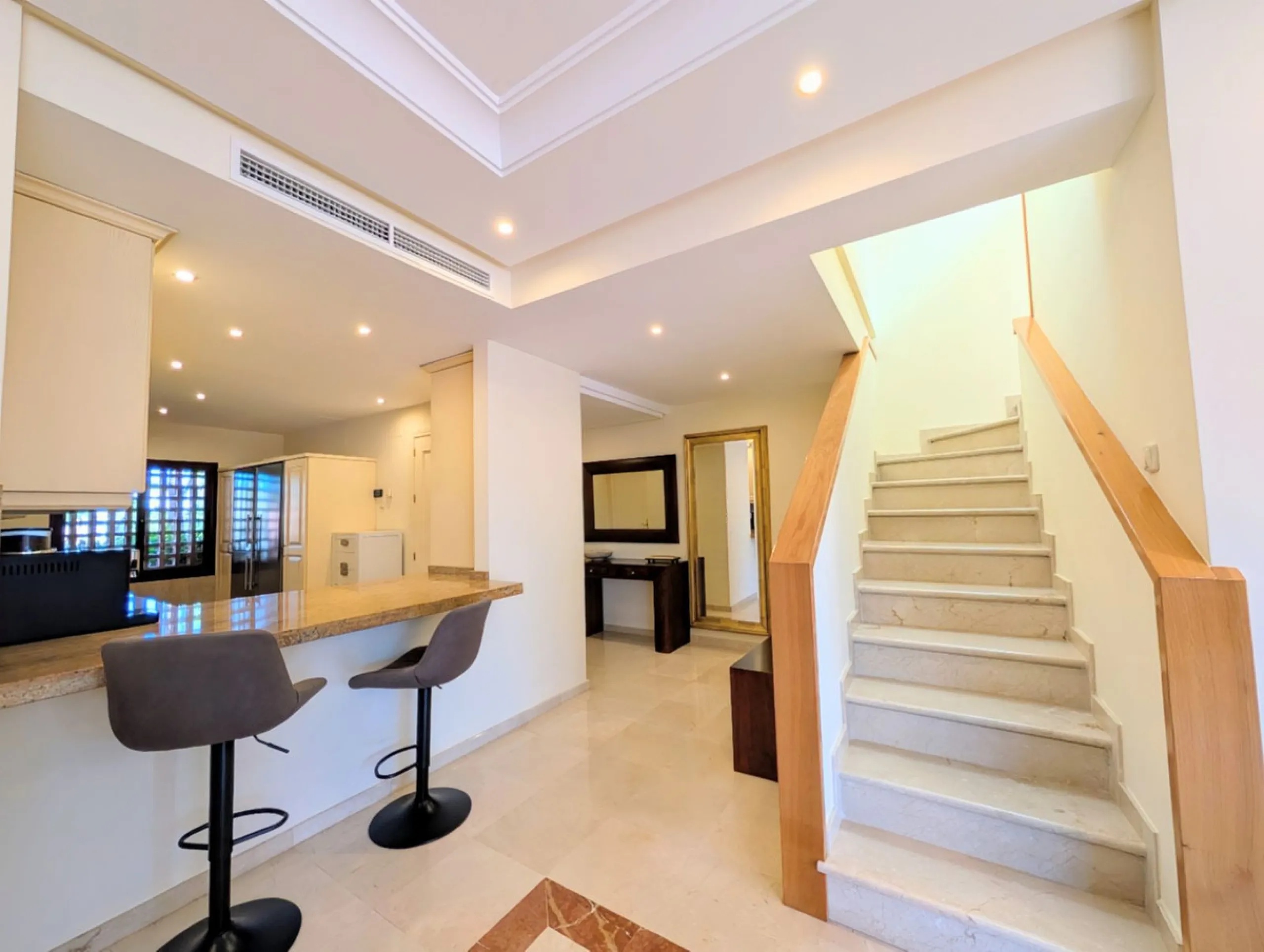 Centrally located with great views & privacy, this stunning penthouse benefits from sunlight all day and enjoys spectacular sunsets from the upper terrace.