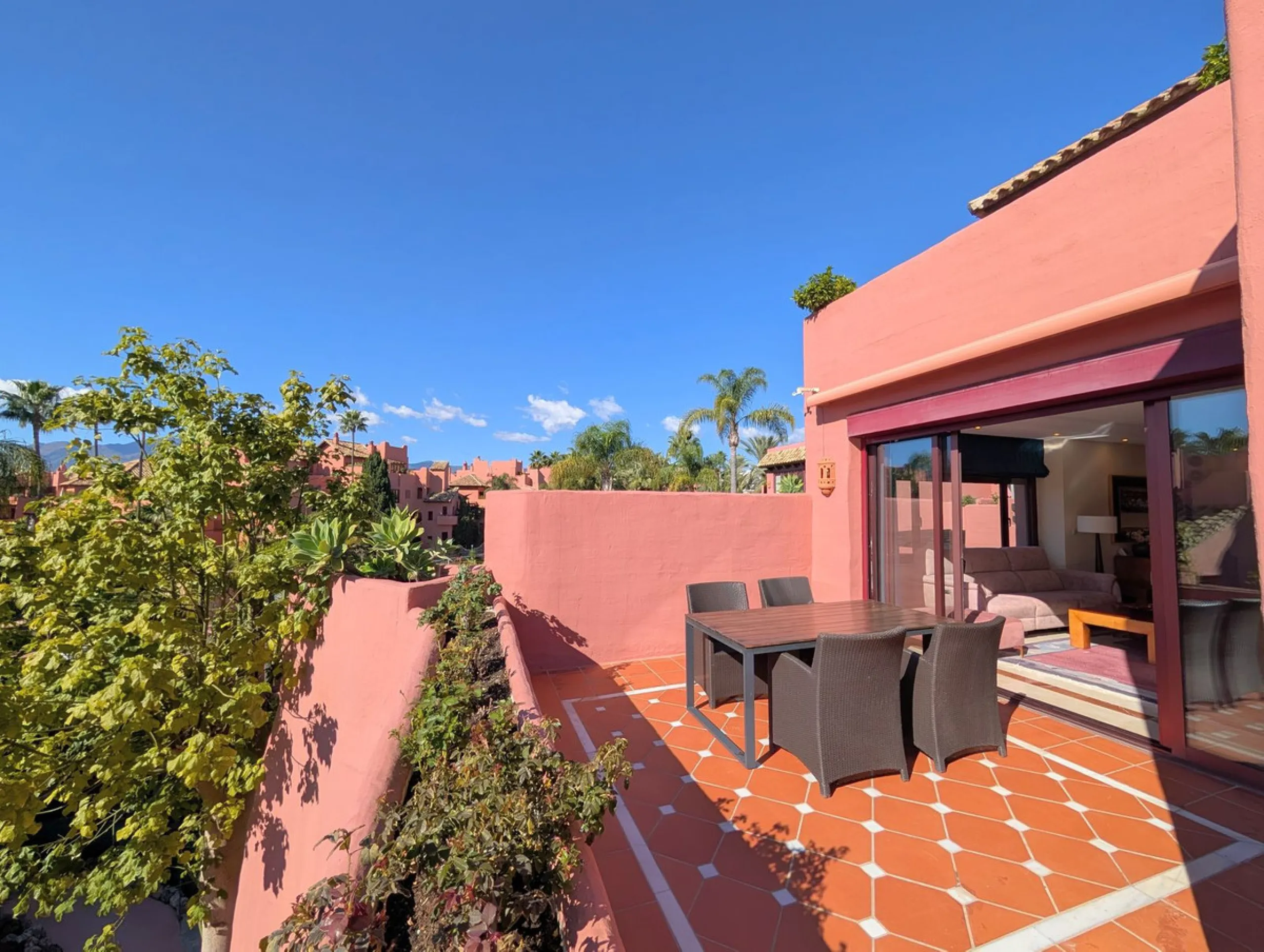 Centrally located with great views & privacy, this stunning penthouse benefits from sunlight all day and enjoys spectacular sunsets from the upper terrace.