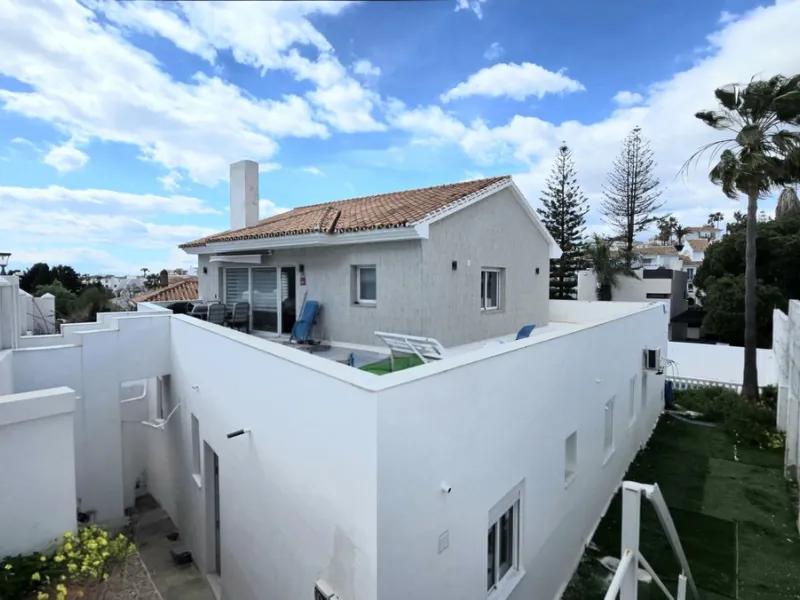 JUST ON THE MARKET..INVESTMENT OPPORTUNITY. LOWER RIVIERA DEL SOL. € 1,750,000. 9 BATH 9 BED.