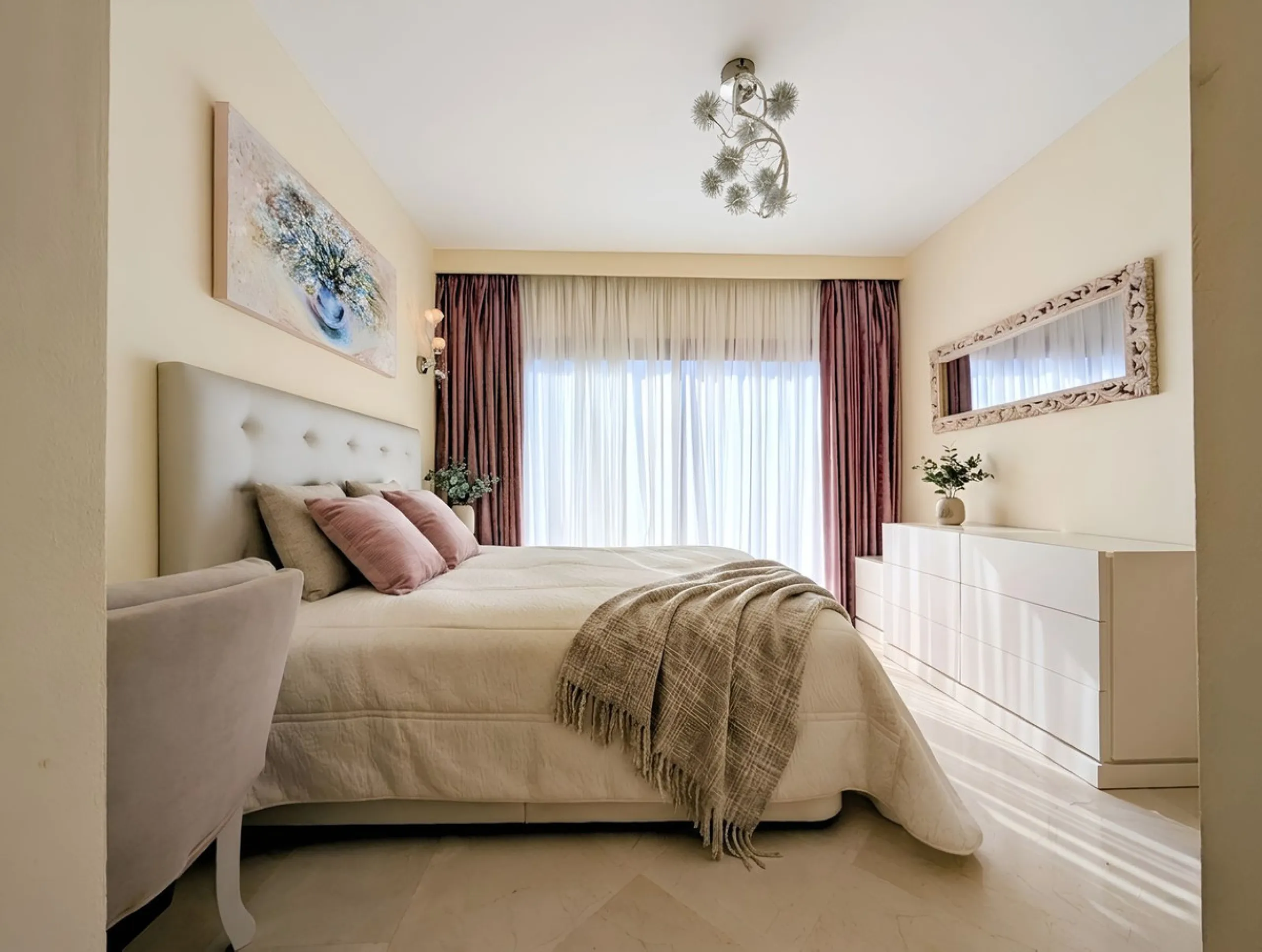 Centrally located with great views & privacy, this stunning penthouse benefits from sunlight all day and enjoys spectacular sunsets from the upper terrace.