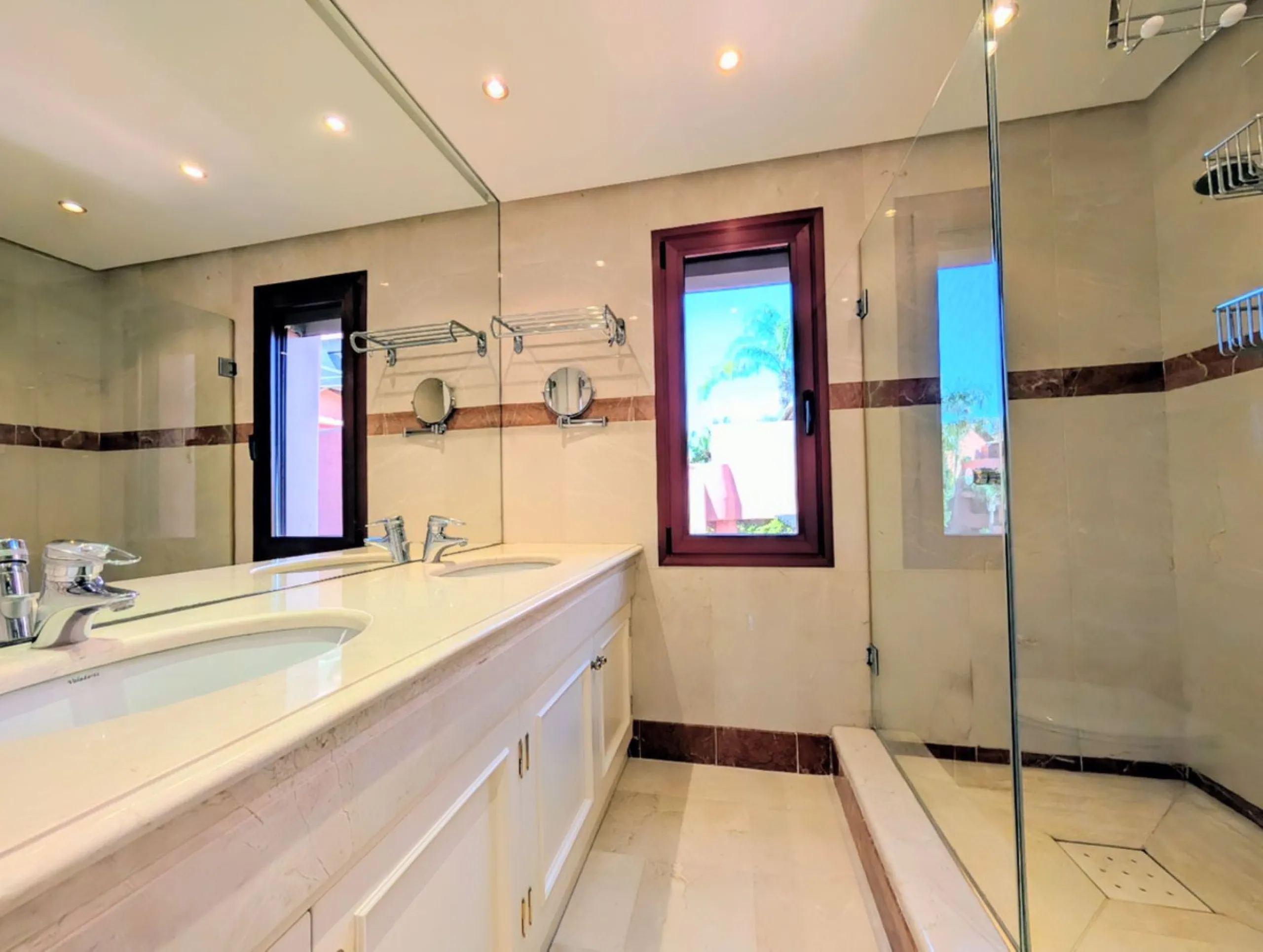 Centrally located with great views & privacy, this stunning penthouse benefits from sunlight all day and enjoys spectacular sunsets from the upper terrace.